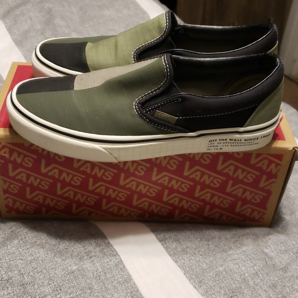Vans classic slip on